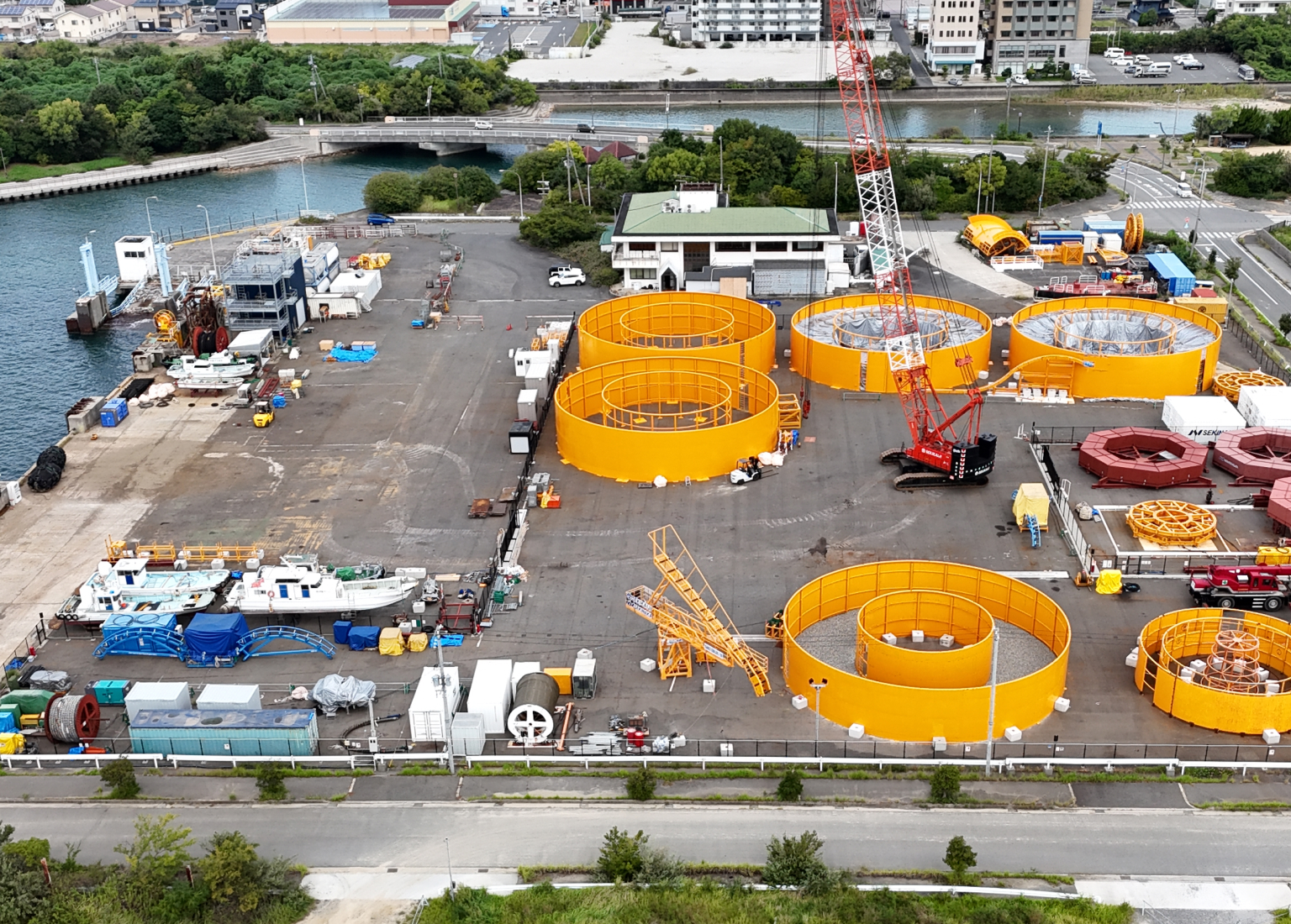 港に面した移管に最適な立地