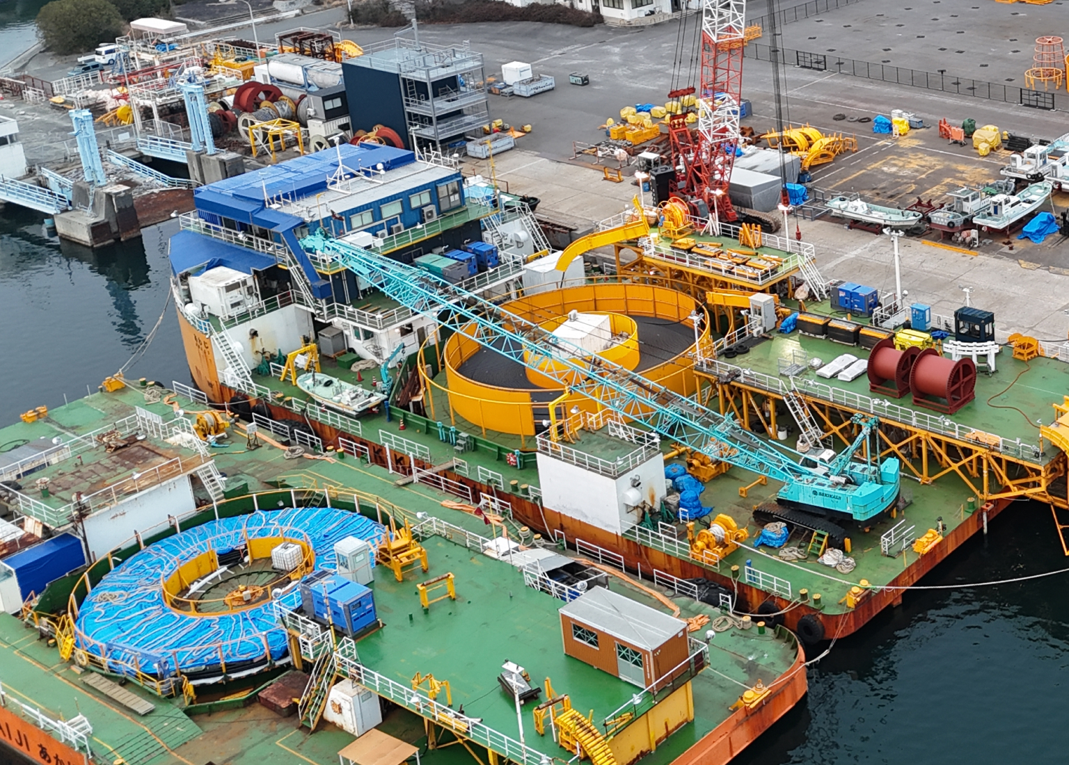 自社保有の重機や船舶