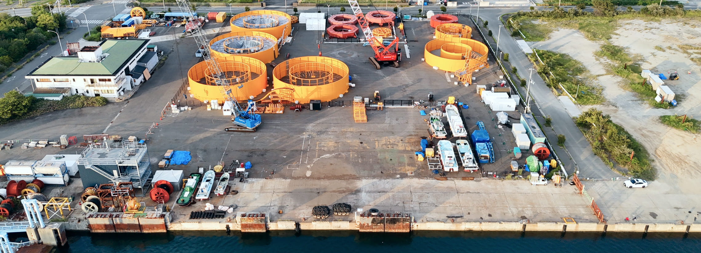 港に面した移管に最適な立地
